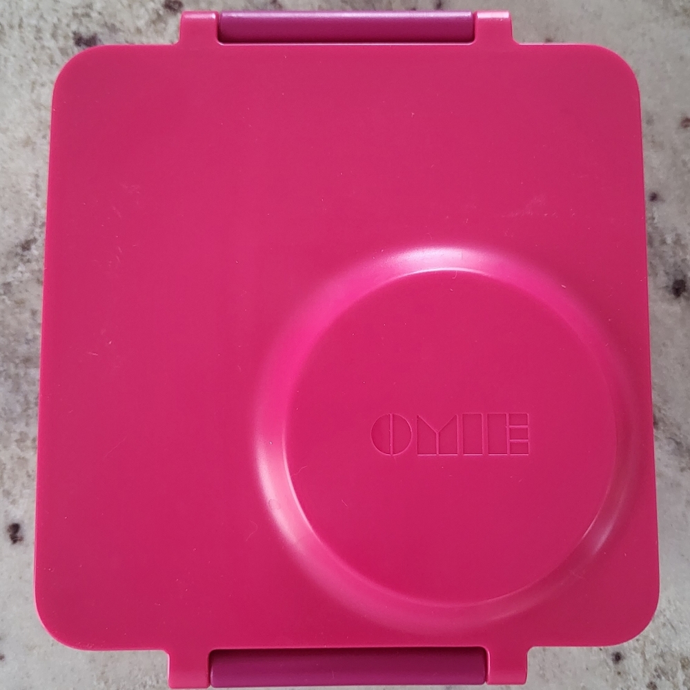 Omie lunch box